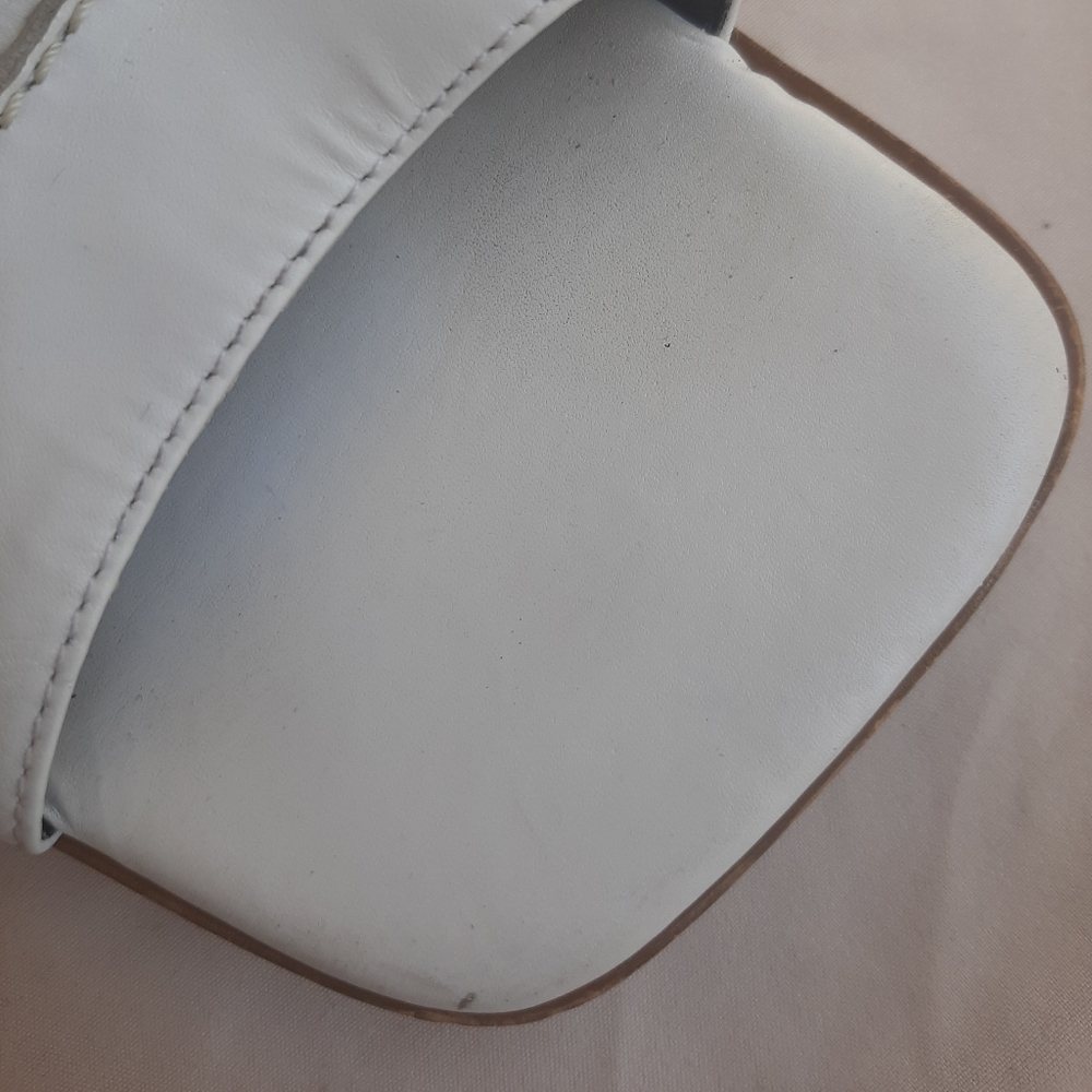 Etienne Aigner Leather square toe Sandals 8 1/2 M - Picture 9 of 9